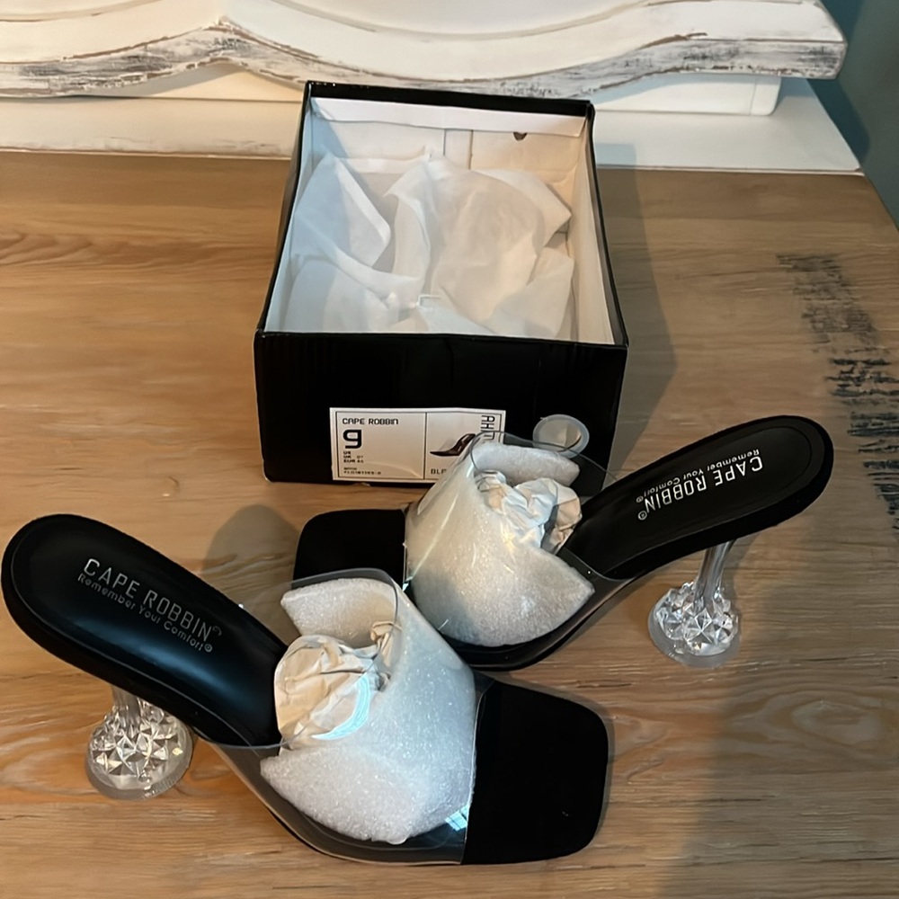 Cape Robbin AHMEE Clear Slip on crystal heels NWT - Picture 6 of 12